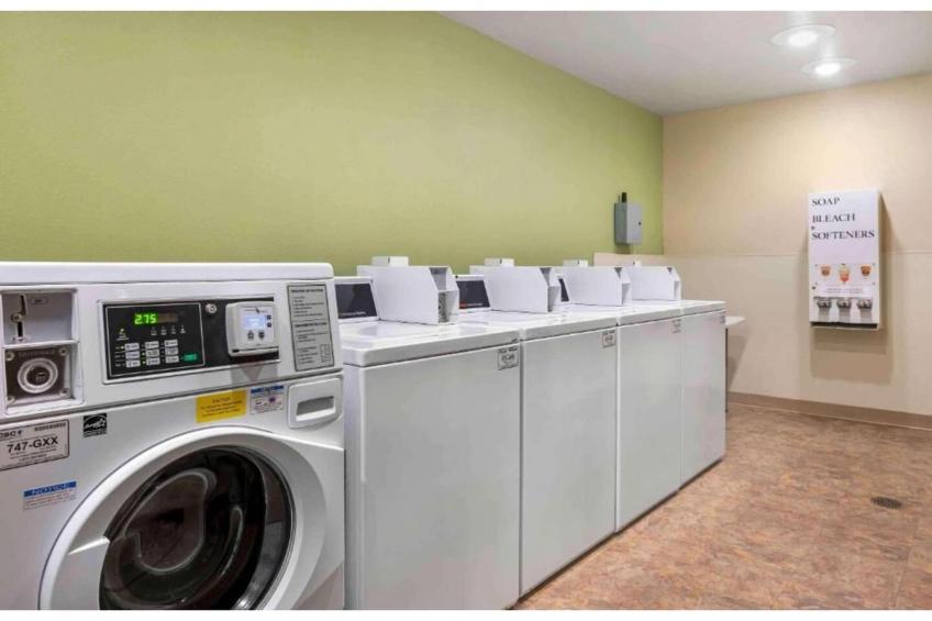 1 Full Bed | Non-Smoking, Kitchen - foto 17