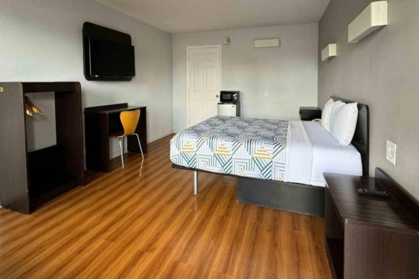 1 Queen Bed  Mobil Access Tub Nsmk Micfridg - foto 12