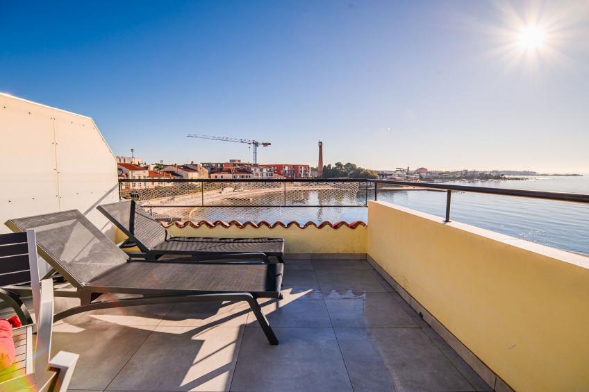 Sleek and Stylish Umag Apartments with Sea View - Comfort Two Bedroom Apartment with Terrace (owner 3) - foto 22