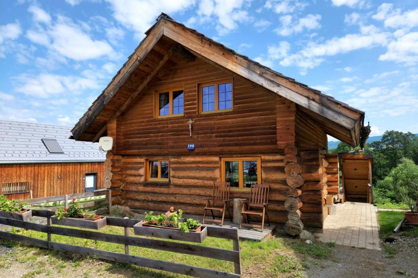 Naturstammhaus Almhütte