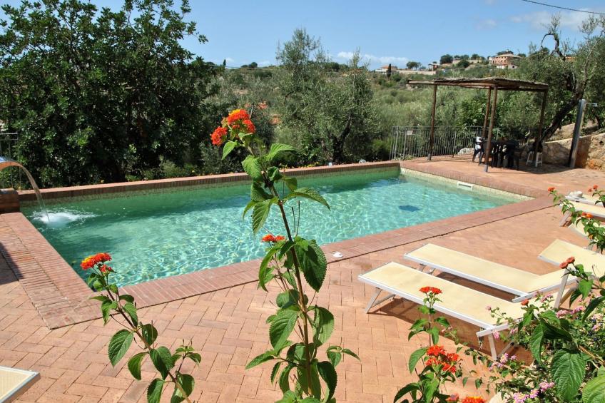 Doppelhaushälfte mit Gemeinschaftspool - foto 2