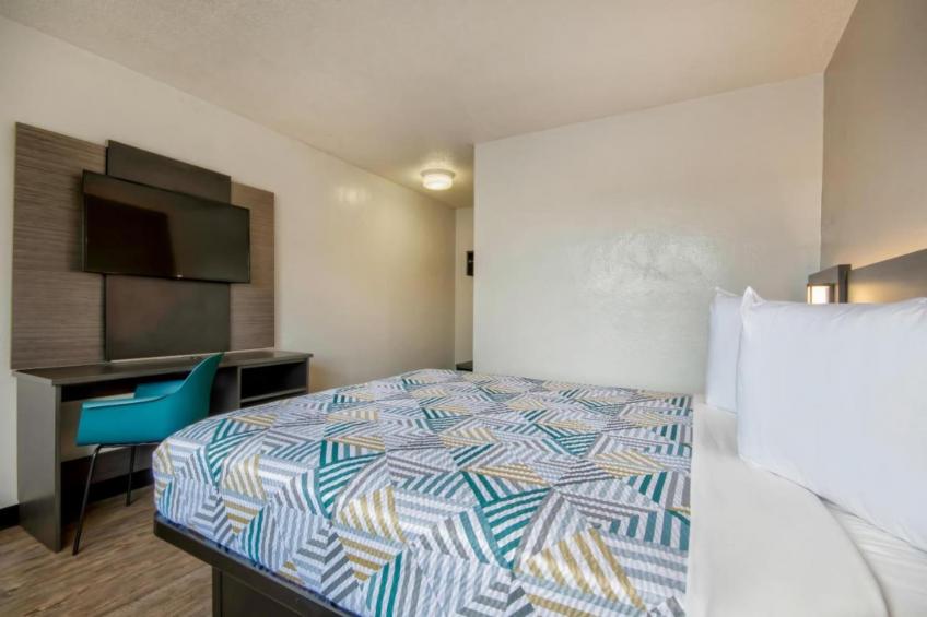 1 King Bed  Non-Smoking - foto 7