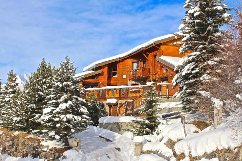 Chalet Mountain lodge