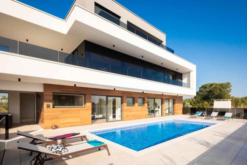 Villa avec piscine et vue sur la mer - BF-7Z3DT