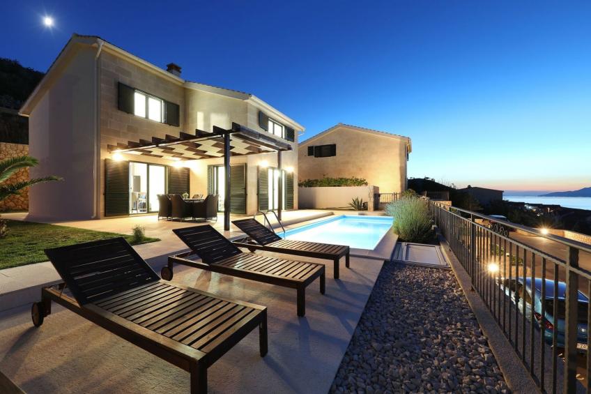 Mediterrane Villa, Pool, Panoramablick aufs Meer