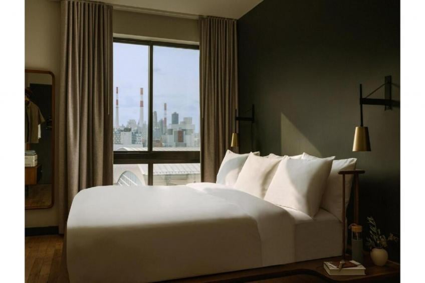 Luxe Room 1 King Bed  Dutch Hotel