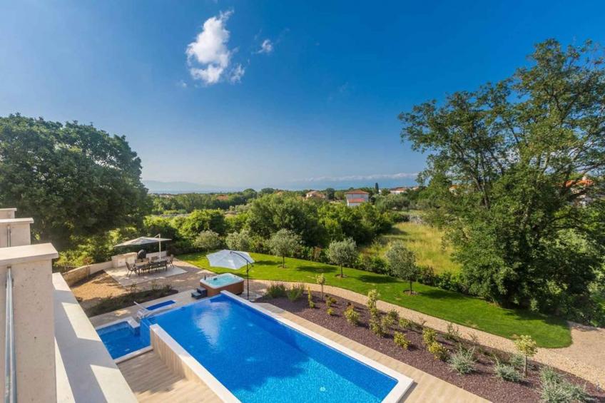 Villa met zwembad en zeezicht - BF-DCNKX - foto 9