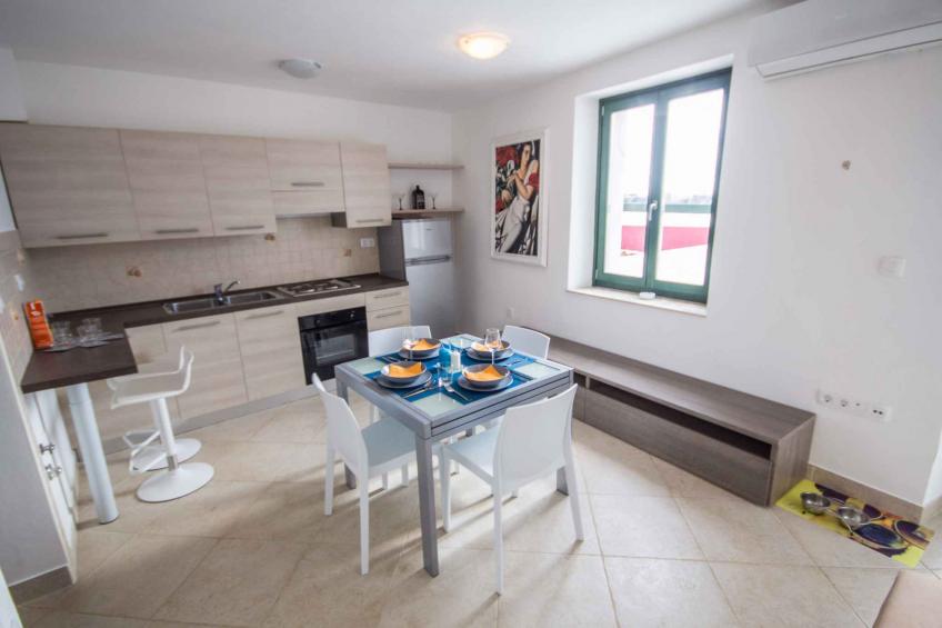 Vakantiewoning in de oude binnenstad en in de buurt van het strand - VW-ZRMD - foto 14