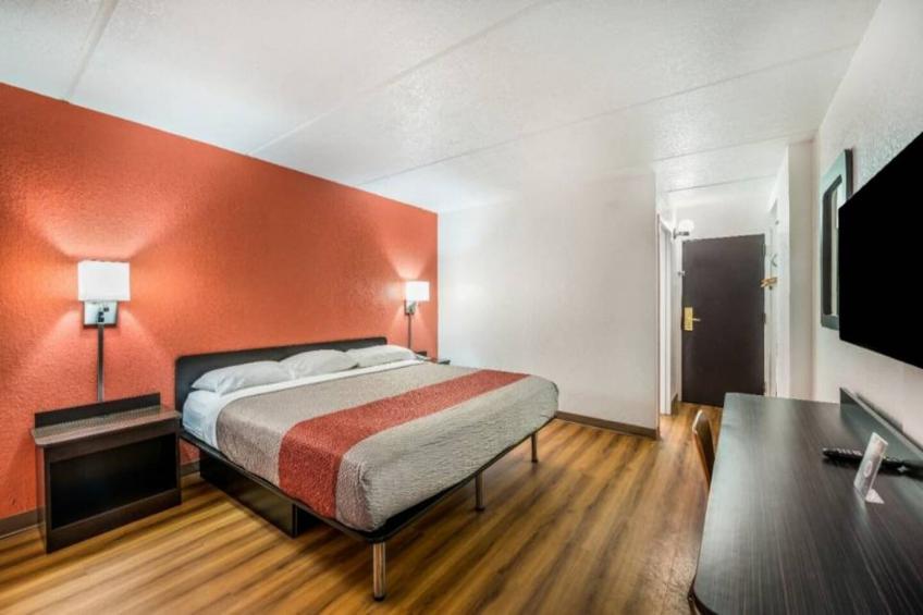 1 King Bed  Non-Smoking - foto 15