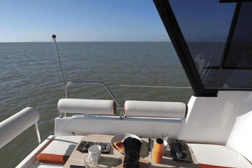 Yacht Overtime im Hafen der Marina Braunsbedra - foto 11