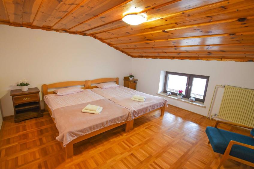 Cozy Luxe Holiday Home with Natural Thermal Bath - Seven Bedroom Holiday Home - foto 14