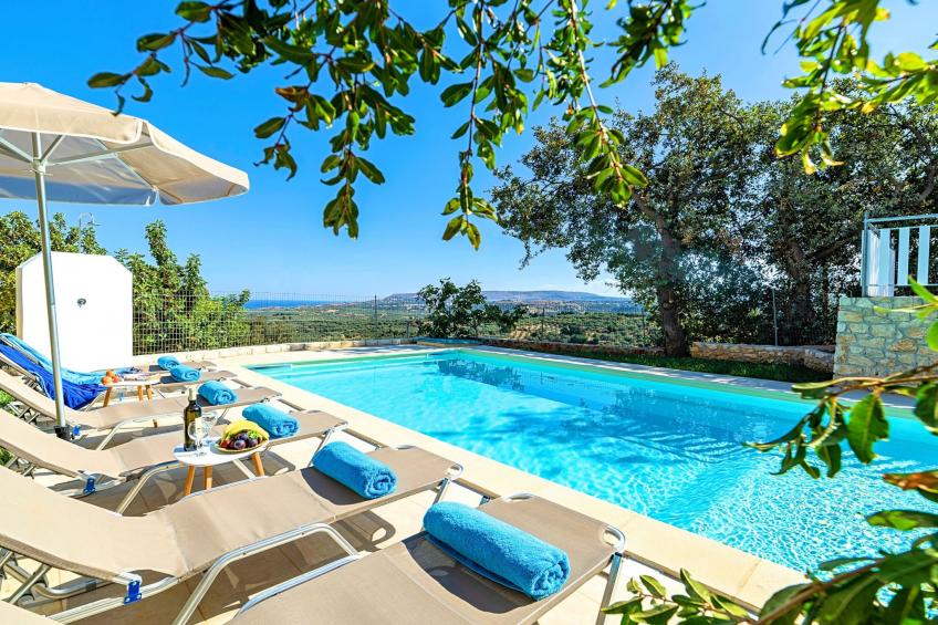 für 12 Personen in Kastellos, Kreta (West-Kreta)