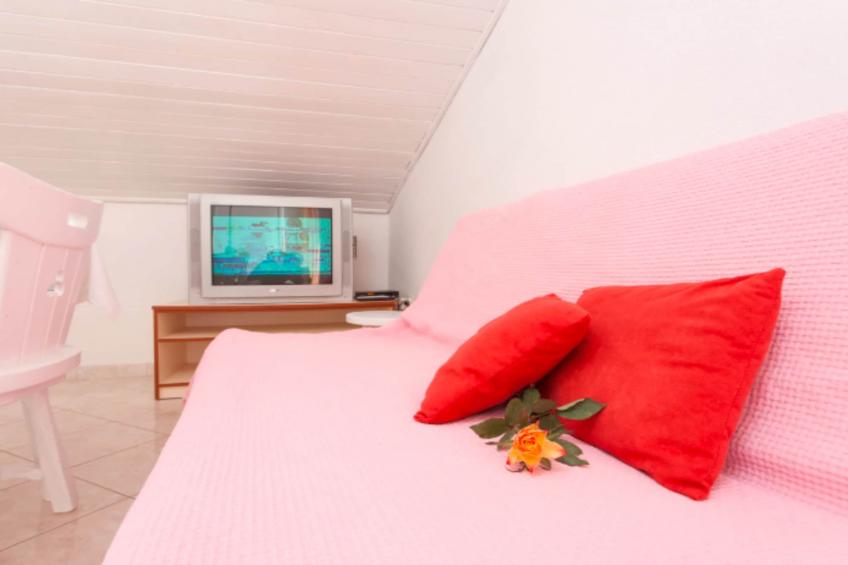 Apartments Lili - Two Bedroom Apartment with Sea View