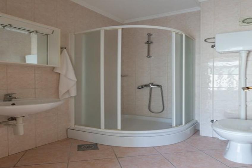 House Rašica - One Bedroom Apartment with Terrace and Sea view (2) - foto 15