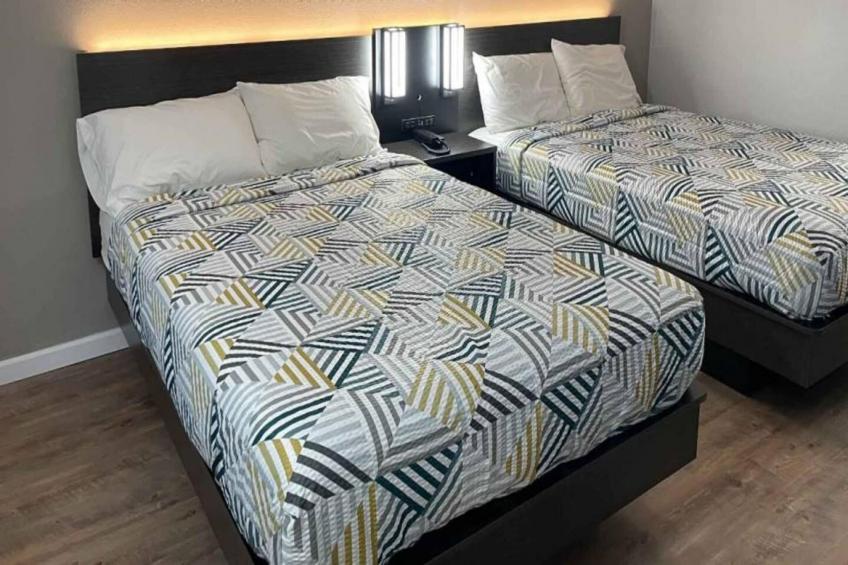 2 Full Beds  Smoking Kitchen - foto 6
