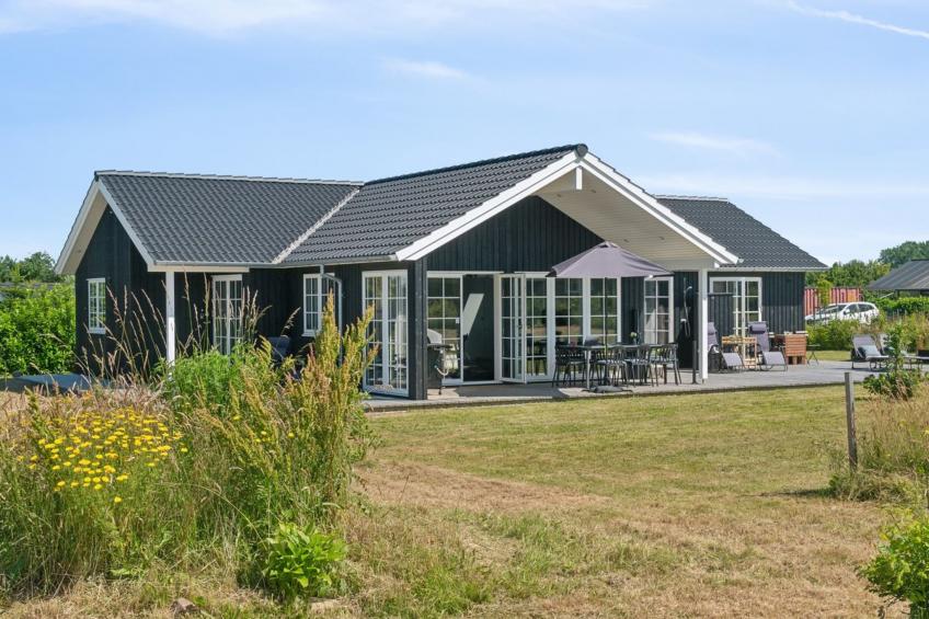 "Annerose" - 550m from the sea in Sealand