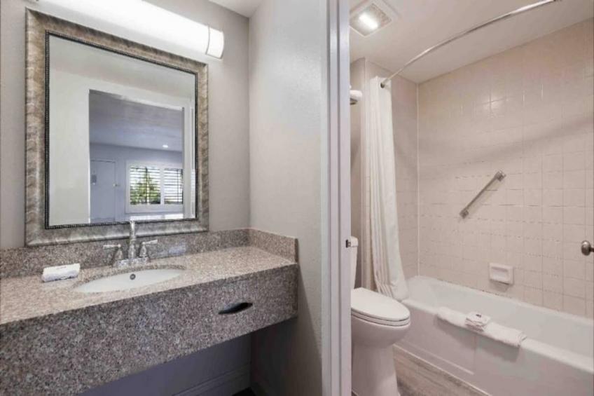 2 Queen Beds  Suite Non-Smoking Hot Tub - foto 14