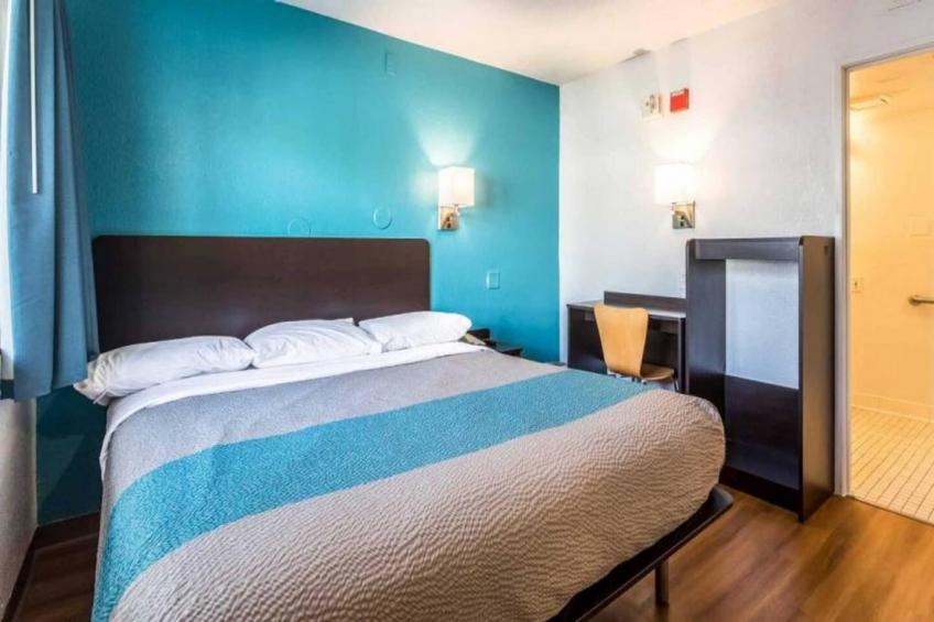 1 King Bed  Non-Smoking - foto 4