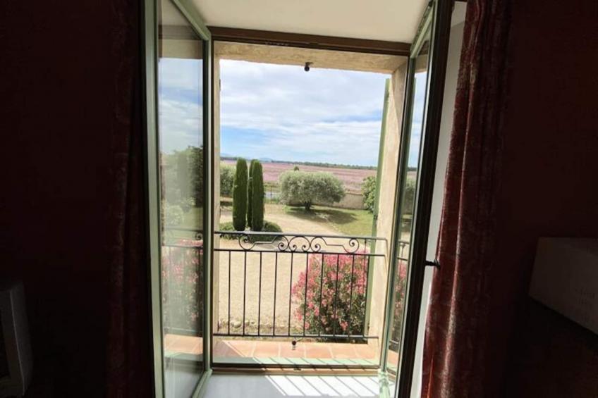 04b4 : Beau Studio Dans Un Mas Provençal - Piscine - foto 10