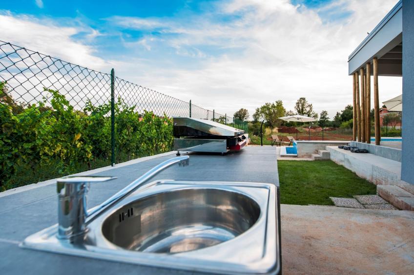 Vollständig freistehende Designervilla mit Infinity-Pool - foto 32