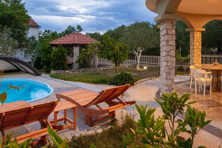 Charming Villa Rea, 8+2 with heated pool - foto 14