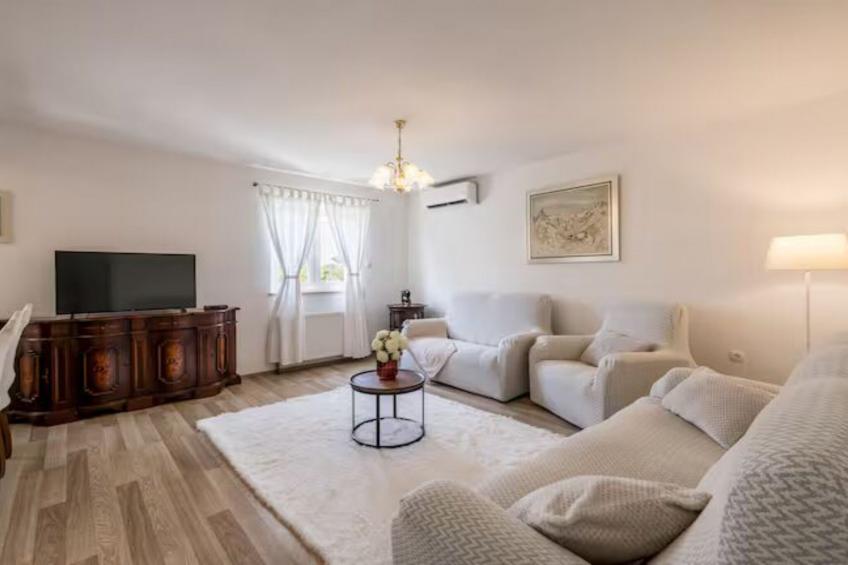 Villa Pax - Four Bedroom Villa with Outdoor Pool - foto 2