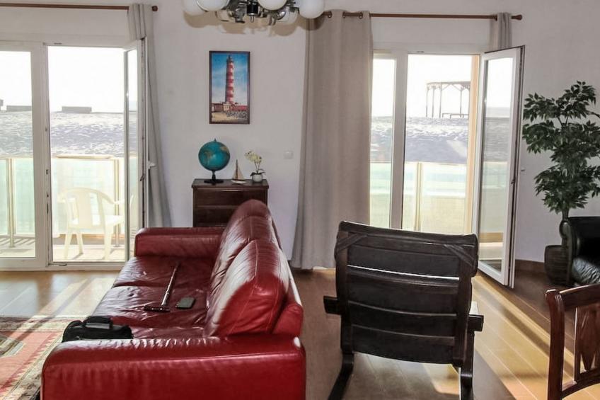 Apartment in Front of the Sea