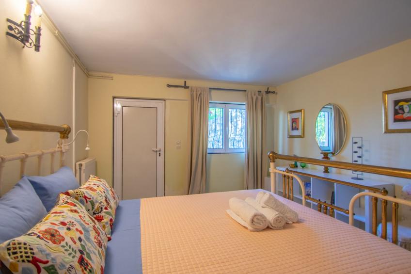 Anwesen mit Garten, Grill und Terrasse - foto 8