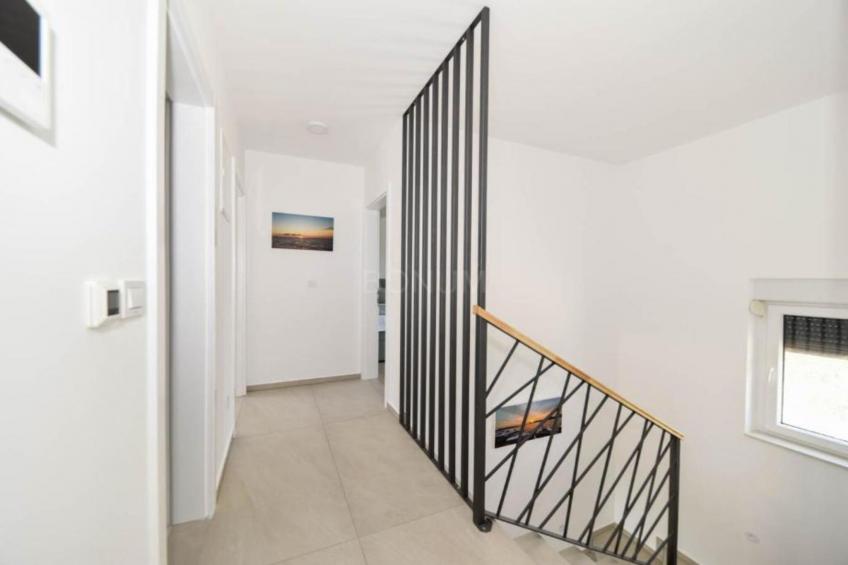 Villa Sunrise with Outdoor Pool - 4 Bedroom & Pool - foto 23