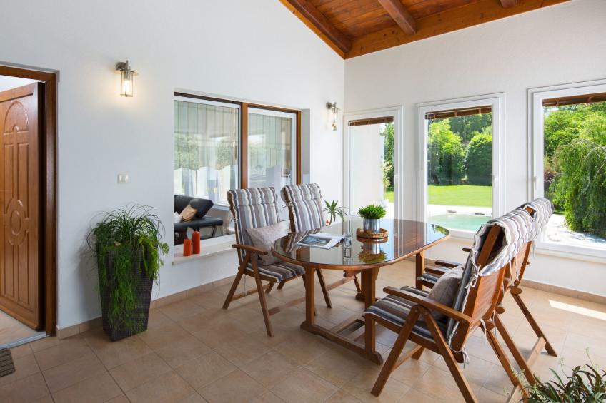 Schöne Villa mit Garten und Biodesign-Pool - foto 5