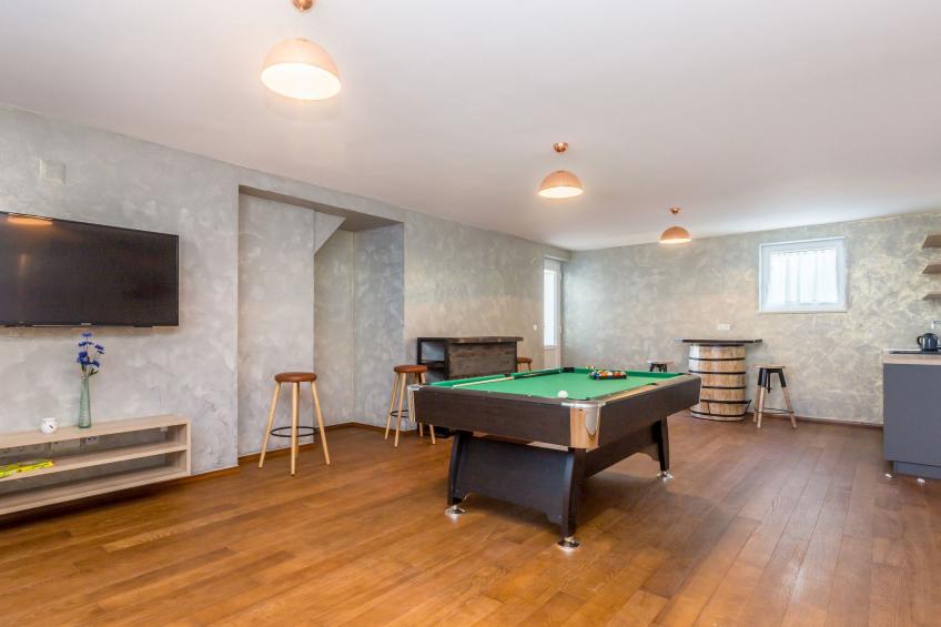 Schöne Villa in einer ruhigen Umgebung mit Pool - foto 40