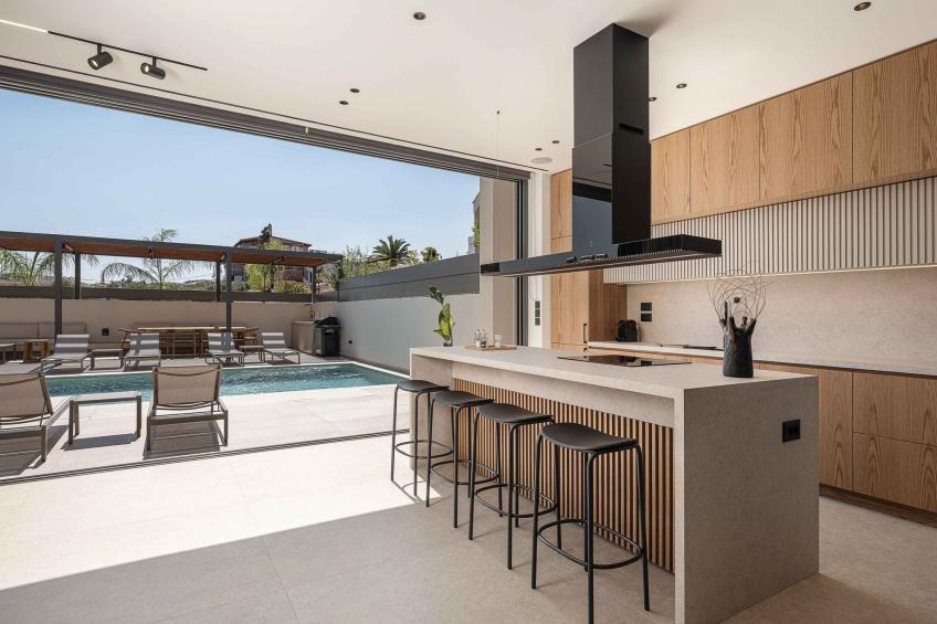 Sancy Luxury Villa-400m Strand, ''Beheizter'' Pool, Fitnessraum - foto 10