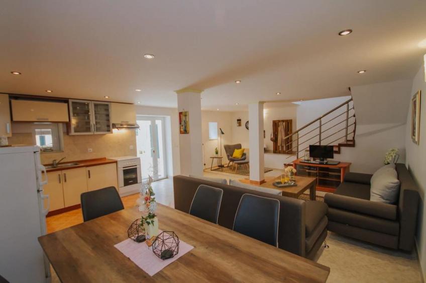 Tranquil Getaway Villa Prapatnica with Pool and Garden - Three  Bedroom Villa with Pool - foto 3