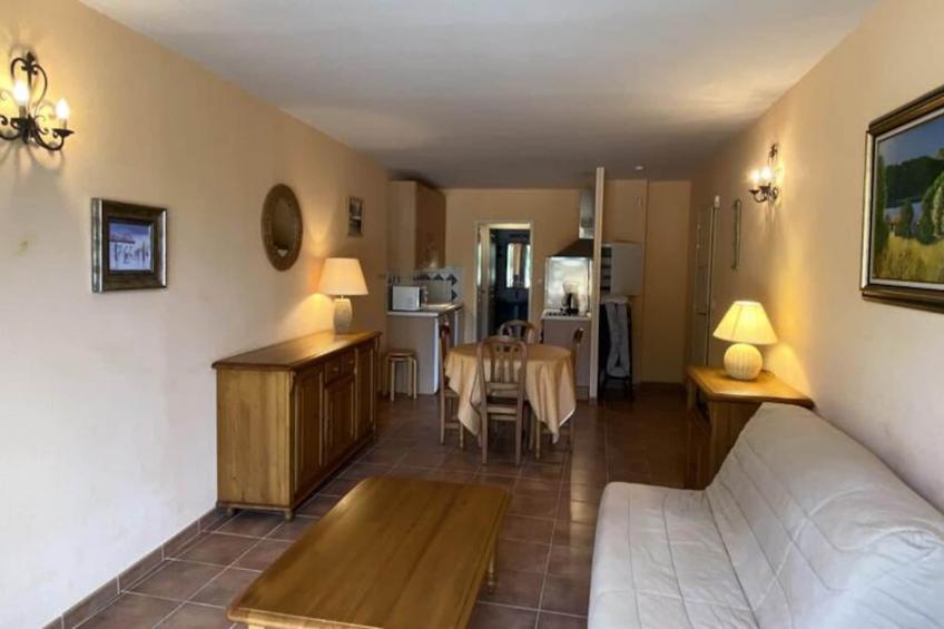 04b2 : Beau Studio Dans Un Mas Provençal - Piscine - foto 11