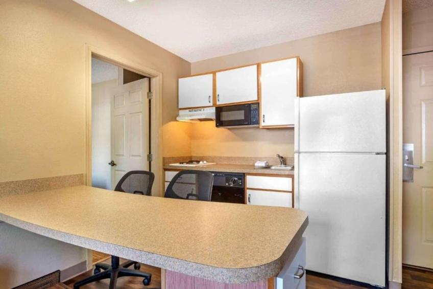 2 QUEEN BEDS | SUITE, NSMK, KITCHEN - foto 18