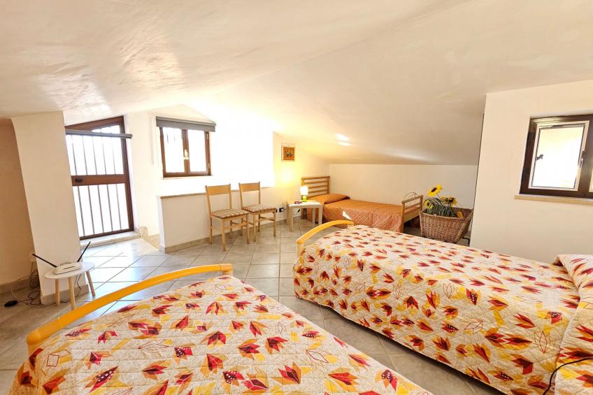 Helle mediterrane Villa mit Veranda und Garten - foto 17