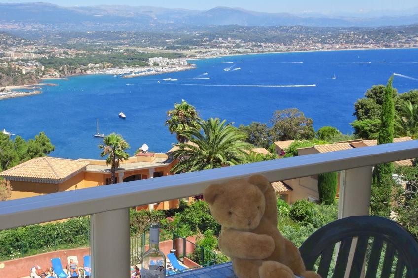 Wohnung panoramischer Meerblick, Schwimmbad, Parkplatz