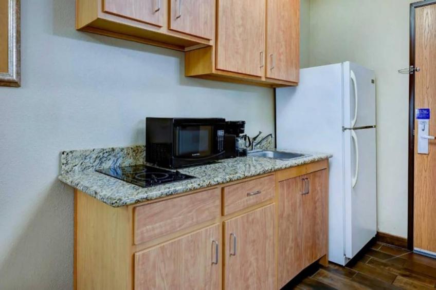 2 Queen Beds  Non-Smoking Kitchen - foto 5