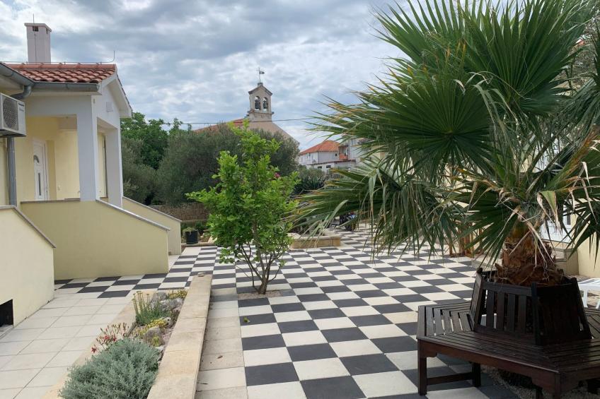 Modernes Ferienhaus in Dobropoljana mit Terrasse, Garten und Grill - foto 45