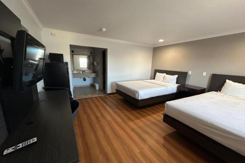 2 Full Beds  Smoking Micfridge - foto 8