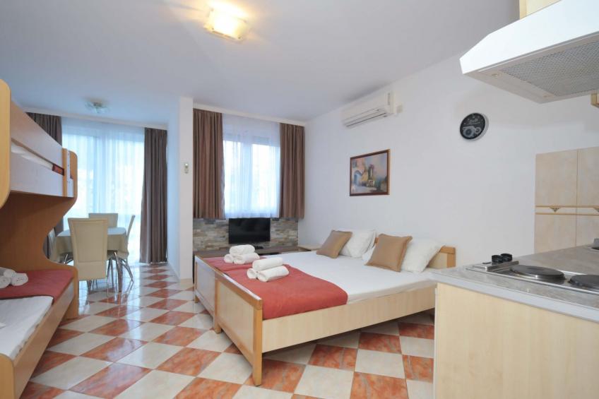 Charmante Wohnung in Centar mit französischem Balkon - foto 4