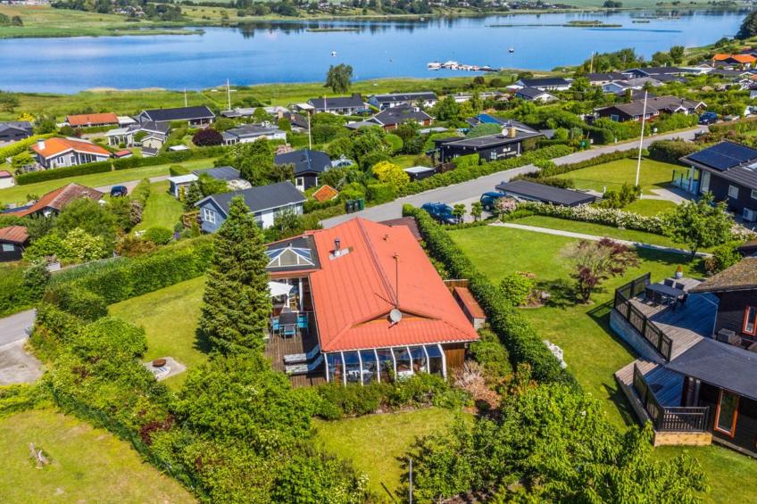 "Eleana" - 300m to the inlet in Sealand