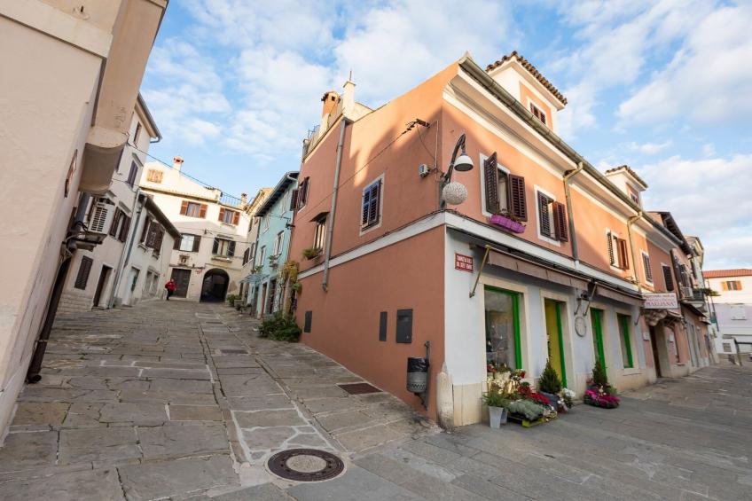 Downtown Koper Spacious Apartment with Balcony - Two Bedroom Apartment with Balcony - foto 27