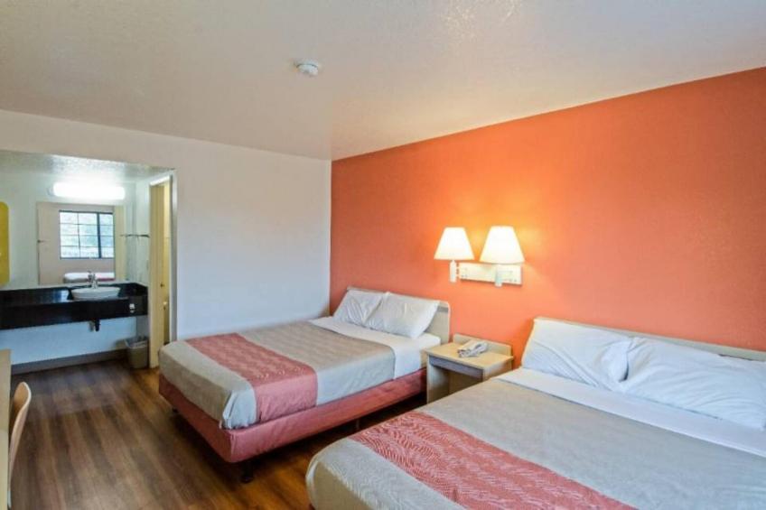 2 Queen Beds  Micfridge - foto 7