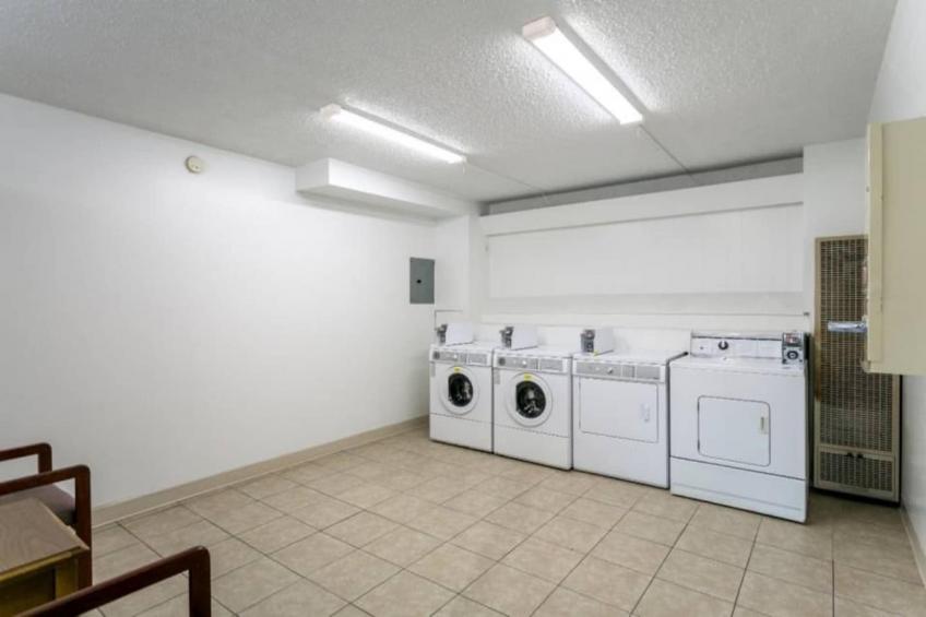 1 King Bed  Suite Non-Smoking Kitchen - foto 18