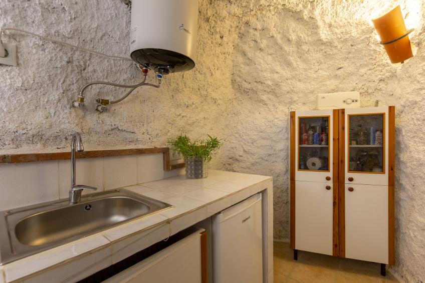 Cueva Mariana Pineda - foto 4