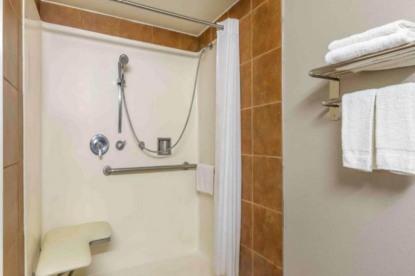 1 King Bed  Smoking Micfridge - foto 12