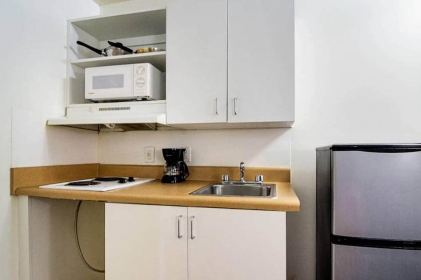 2 Full Beds  Non-Smoking Micfridge - foto 19