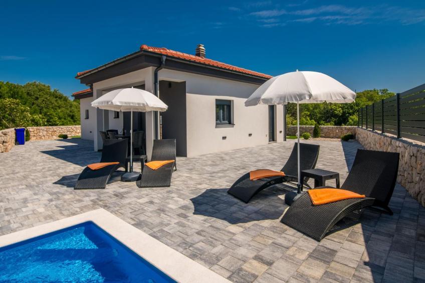 "Villa Enie" mit eigenem Pool - foto 2