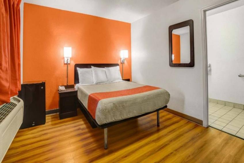 1 Full Bed  Smoking Micfridge - foto 6